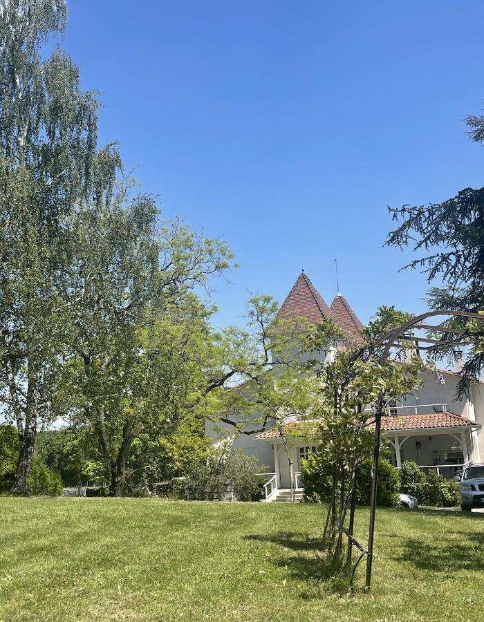 Domaine Des Peyries - Chambres Et Table D'Hotes Saint-Barthelemy-d'Agenais Εξωτερικό φωτογραφία